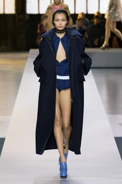 Look 40